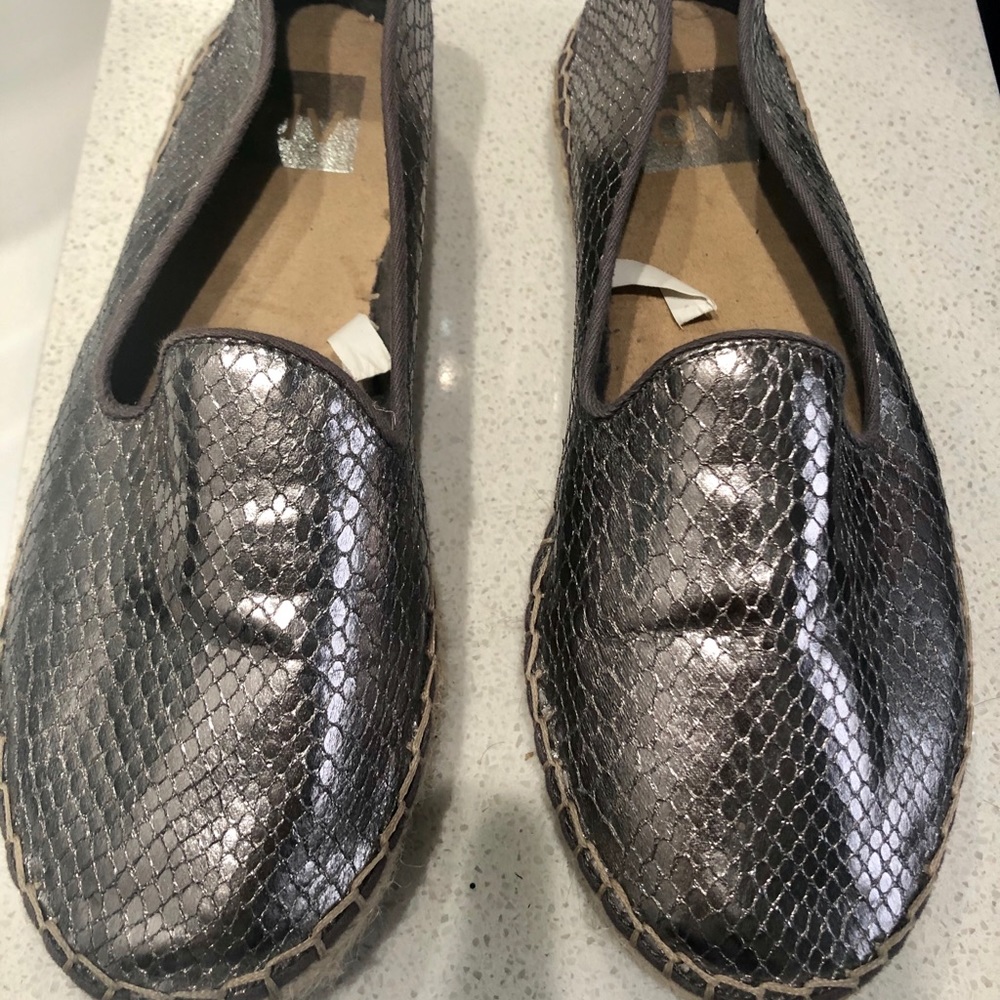 Only worn once - Picture 2 of 7